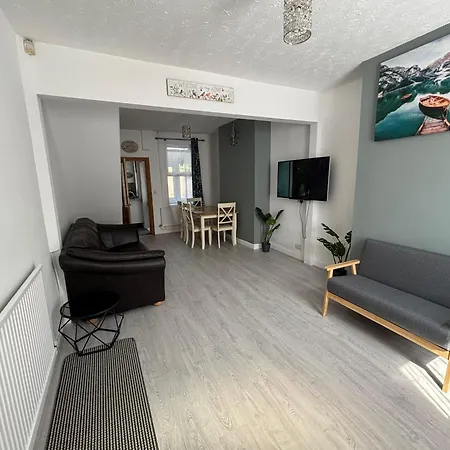 Hideout - Centre & Free Parking