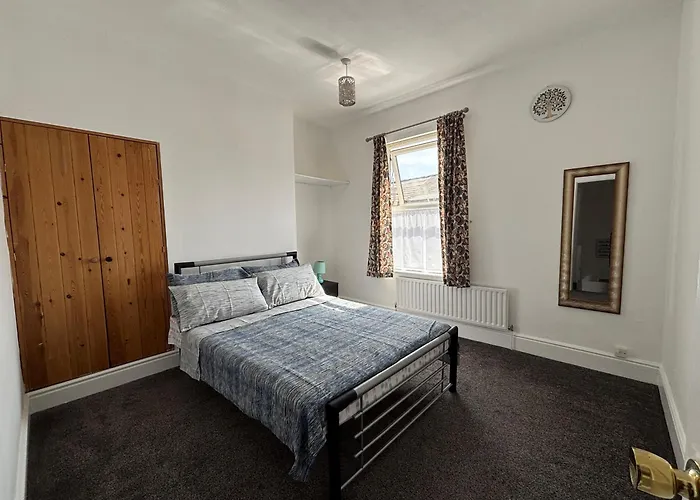 Hideout - Centre & Free Parking Apartment *