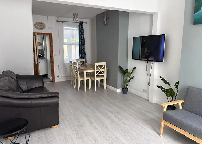 Hideout - Centre & Free Parking Apartment *