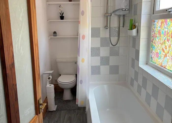 Hideout - Centre & Free Parking *