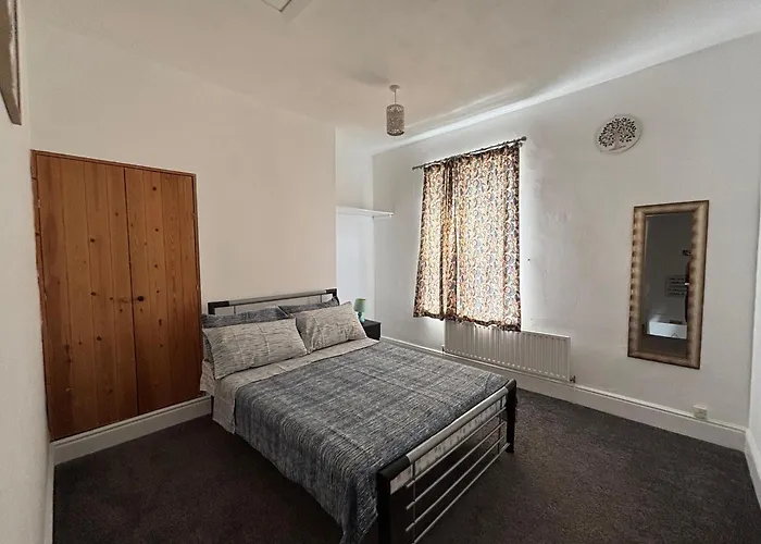 Hideout - Centre & Free Parking *