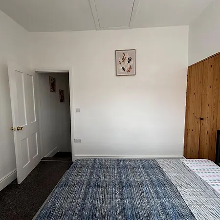 Hideout - Centre & Free Parking Apartment *